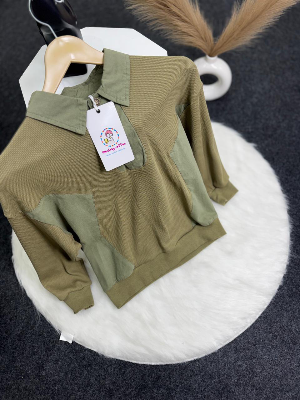 Sweatshirt