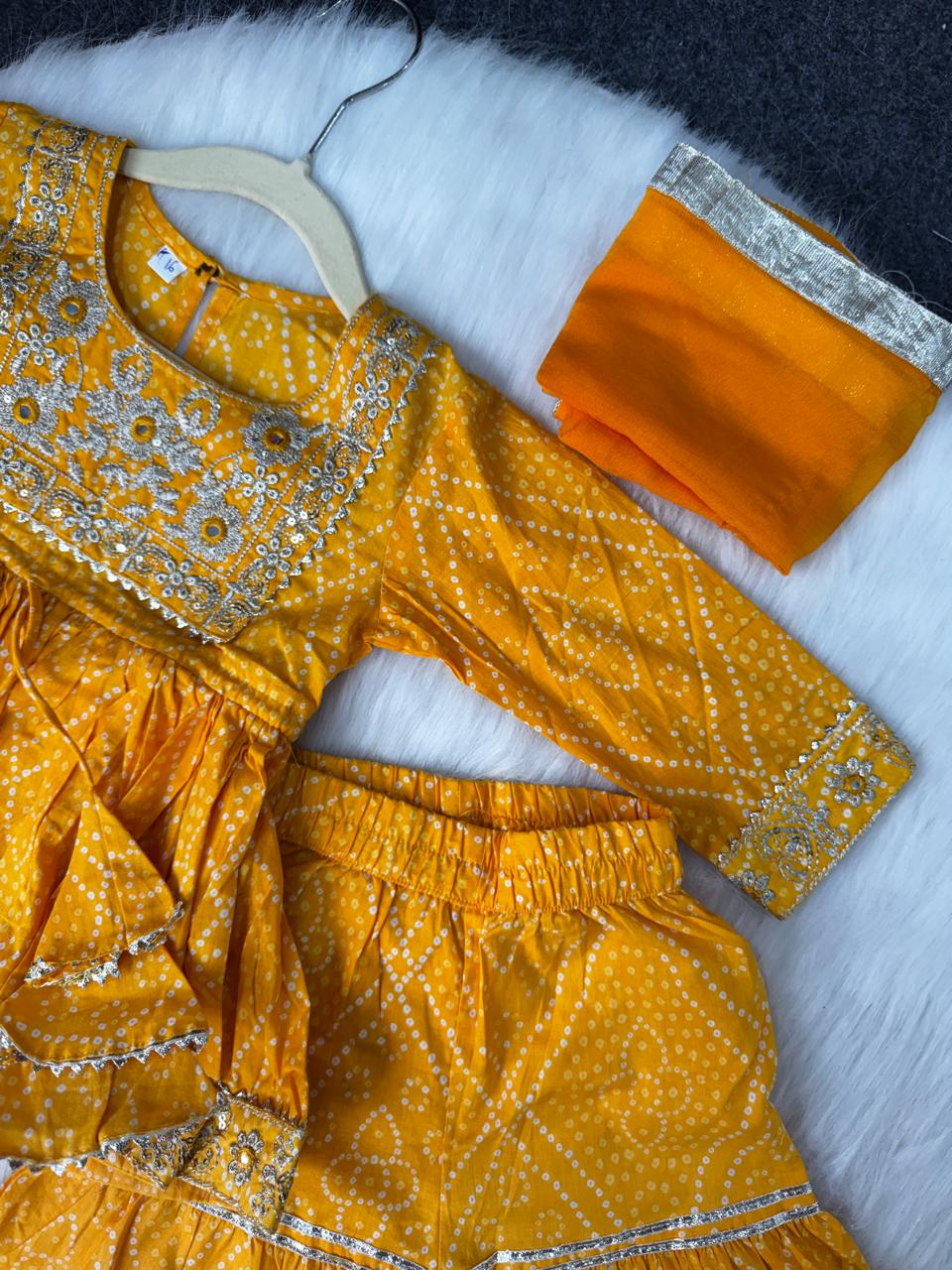 Pure bhandhej sharara set