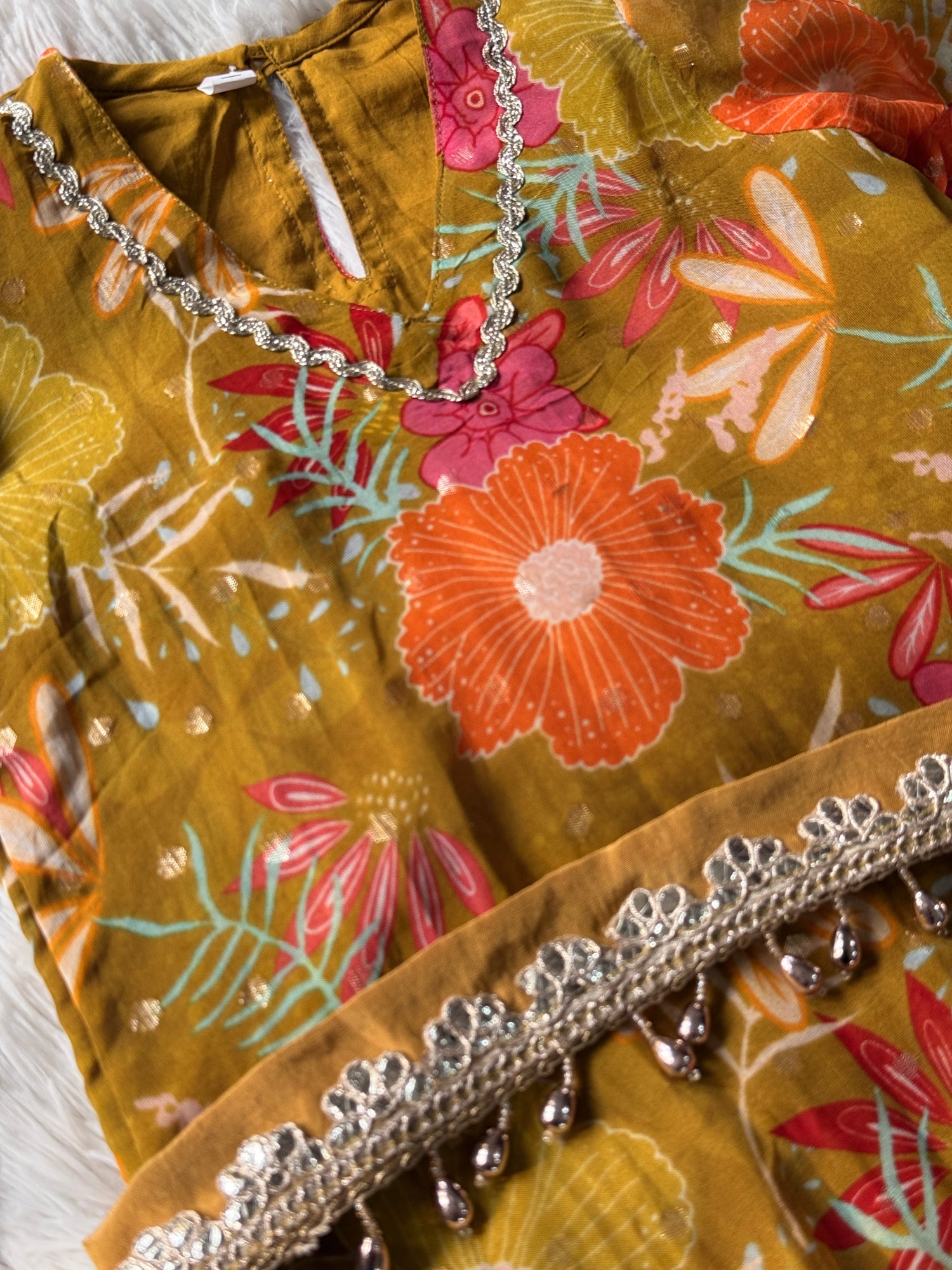 Organza outfit with belt