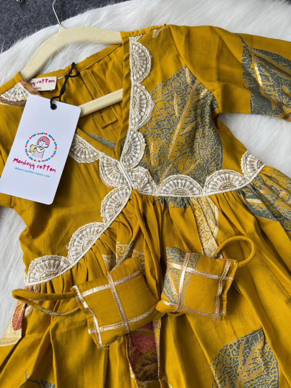 Aliacut with pillow dori pant set